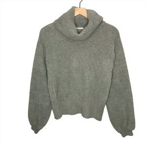 Kaisley Turleneck Wide Sleeve Fleece Pullover in Green S